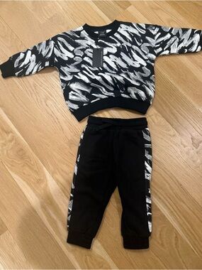 NWT ✨ Little Bipsy Black & White Brushstroke Kids Sweat Set